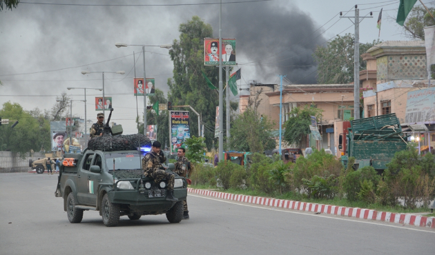 Afganistan'da maliye binasına saldırı...
