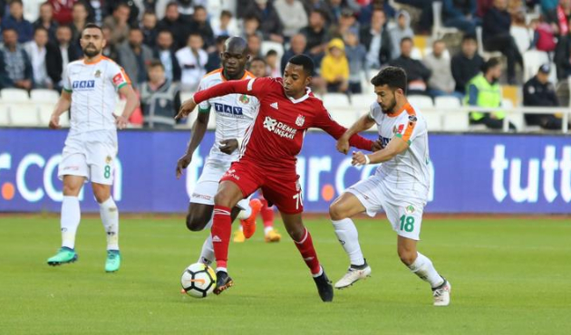Alanyaspor ligde kalmayı garantiledi!
