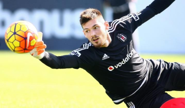 Beşiktaş'la yollarını ayırıp, 5 yıllık imza attı!