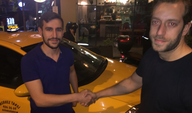 Saatlerce içi para dolu çantanın sahibini aradı!