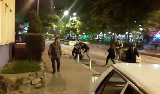 Önce karısına laf attılar, sonra...