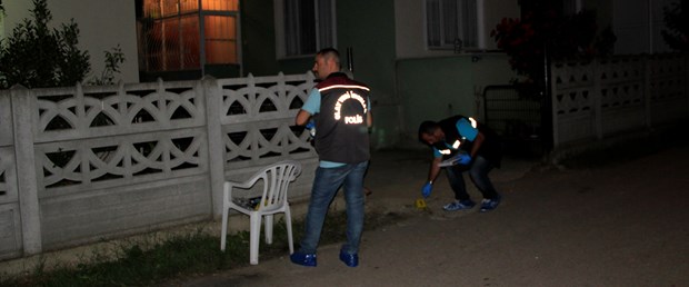 Alacaklı olduğu kişiyi bulamayınca karısını öldürdü!