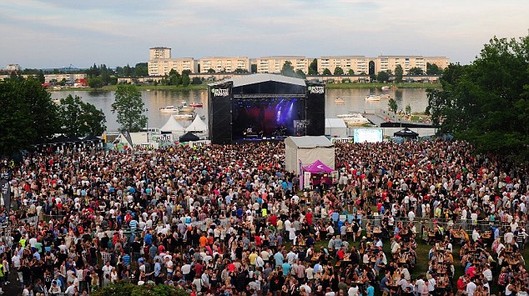 Festivalde cinsel taciz skandalı! 35 genç kıza...