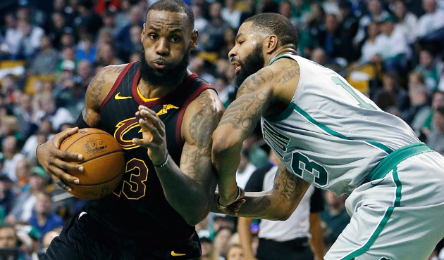 Boston, Lebron'a acımıyor!
