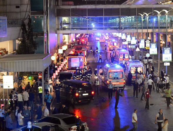 Mehmet Acet 'yabancı medyanın' görünmeyen yüzünü yazdı... 'PKK’yı bırakın DAİŞ’e odaklanın'
