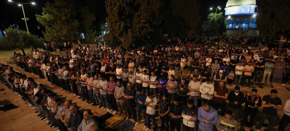 Mescid-i Aksa’da ilk teravih namazı kılındı...