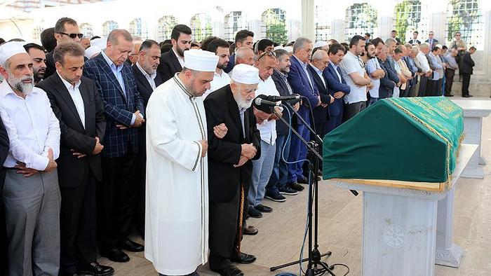 Osman Nuri Önügören son yolculuğuna uğurlandı...