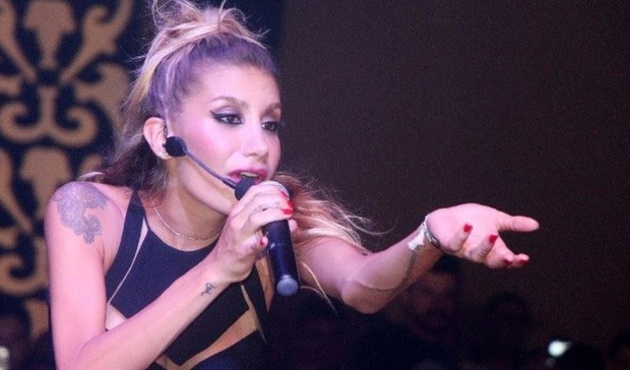 Merve Özbey yoğun bakımda yatan İrem Derici hakkında bilgi verdi...