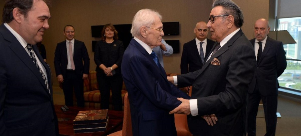 Yeni patron Demirören'den Hürriyet'te ilk yazı!