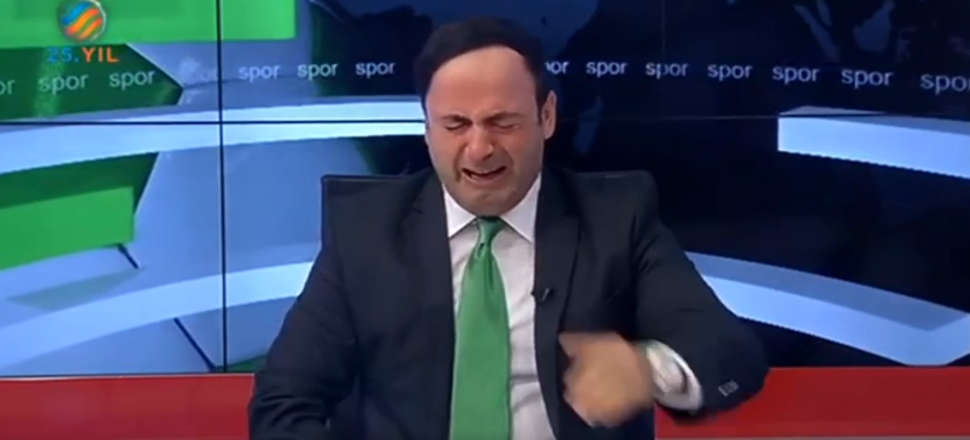 Konyaspor aşkıyla canlı yayında kendinden geçip ağlayan spiker!