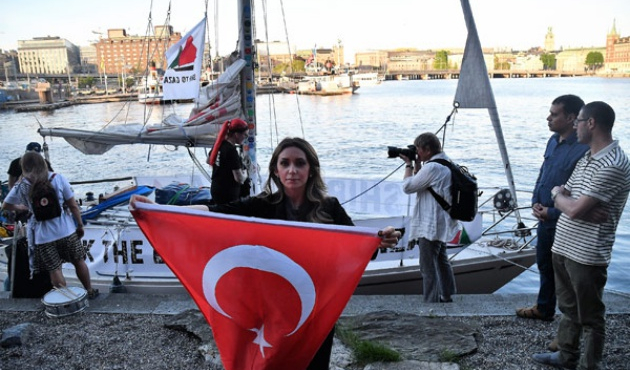 Türk bayrağı açıp Gazze seferine başladılar!
