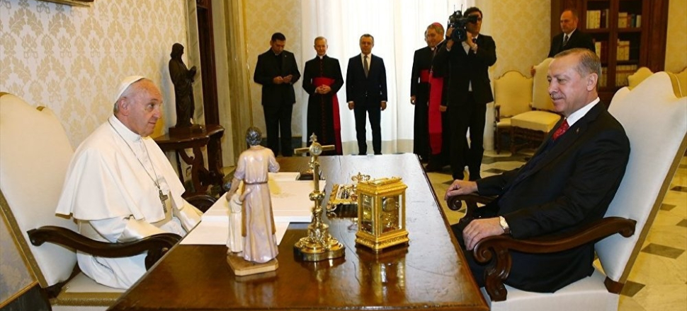 Cumhurbaşkanı Erdoğan, Papa ile görüştü...