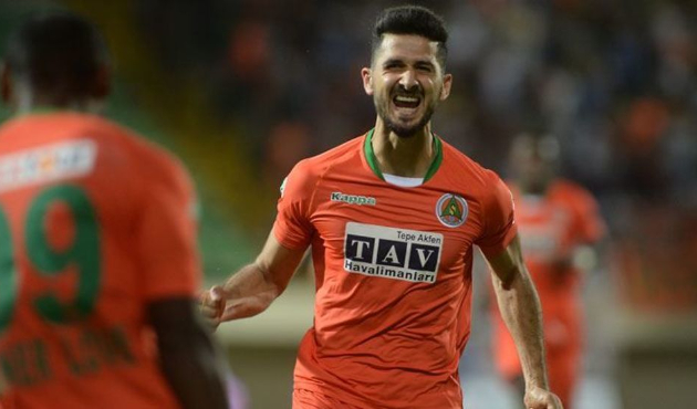 Fenerbahçe'den Emre Akbaba için resmi teklif!
