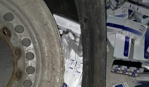 Kamyon lastiğinde kaçak sigara...