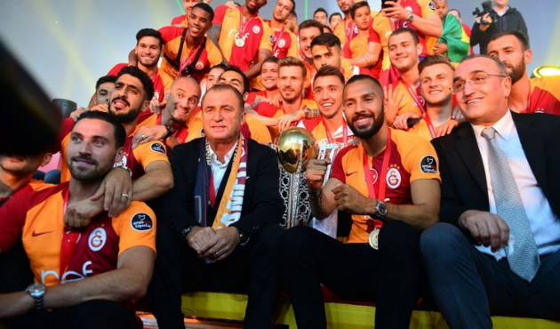 Galatasaraylı futbolcu sahur programına konuk oldu