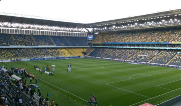 "Göztepe gol attı" diyen Fenerbahçeli taraftar dayak yedi!