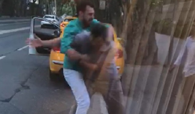 Taksici ile dolmuşçu yolu ringe çevirdi!