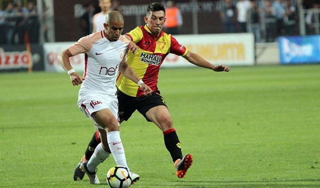 Galatasaray, Feghouli ile görüşme masasında!