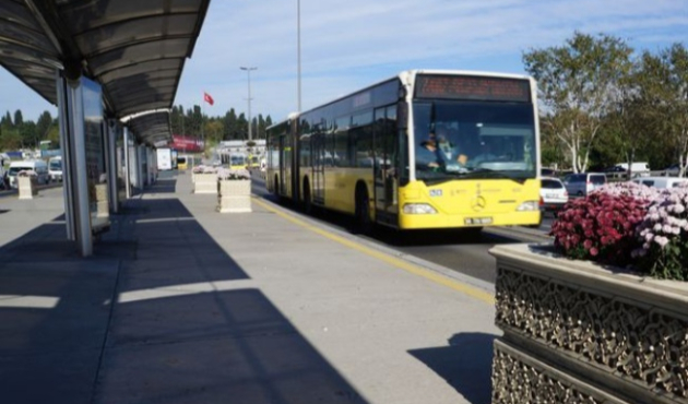 Metrobüs duraklarında yeni yasak!