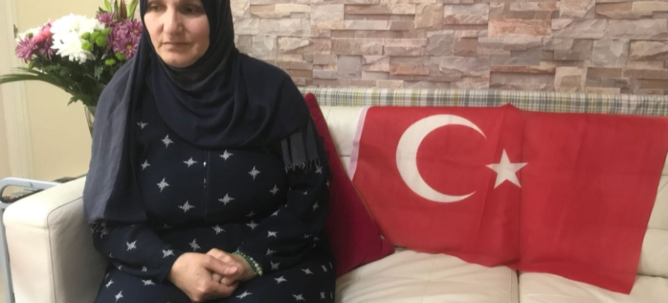 Türk bayrağını PKK’lılara vermeyen kahraman kadın konuştu!