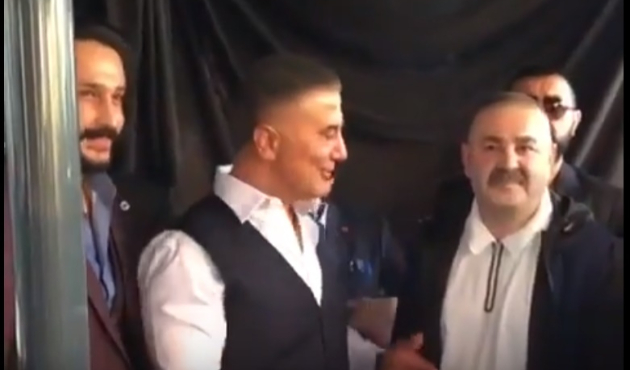 Şafak Sezer ve Sedat Peker'in selamlaşması!
