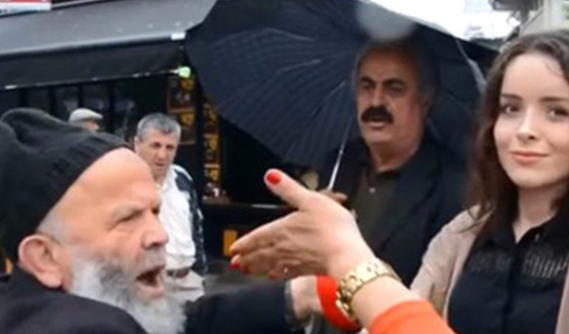 'Laiklik elden gidiyor' diyen amca yine sahnede!