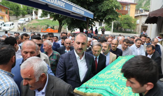 Bakan Abdulhamit Gül'ün acı günü...