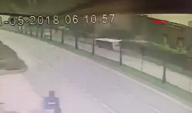 Kütahya'da yolcu otobüsü böyle devrildi...