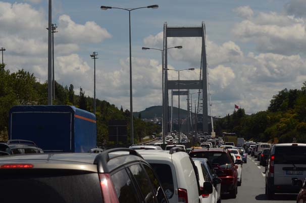 İstanbul'da köprüyü kilitleyen kaza