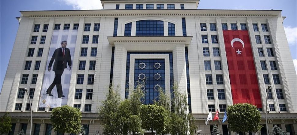 AK Parti 23 öğrenciyi aday gösterdi!