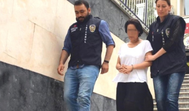 Eski sevgilisini yatakta basıp şantaj yaptı!