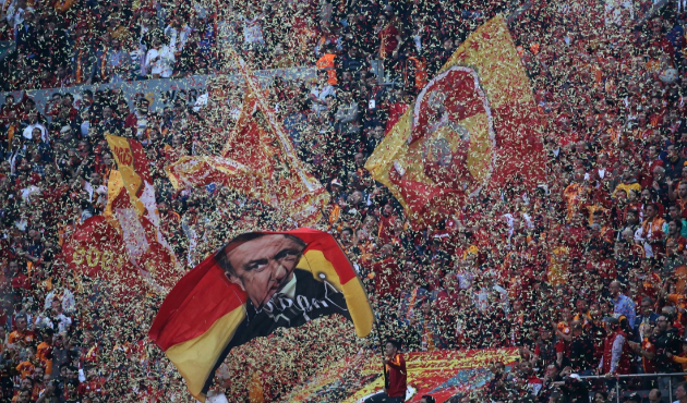 Galatasaray tribünde de şampiyon oldu!
