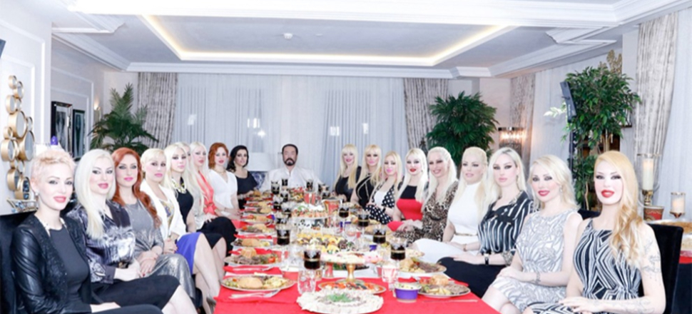 Adnan Oktar "Kediciklere" yapmadığını bırakmamış!