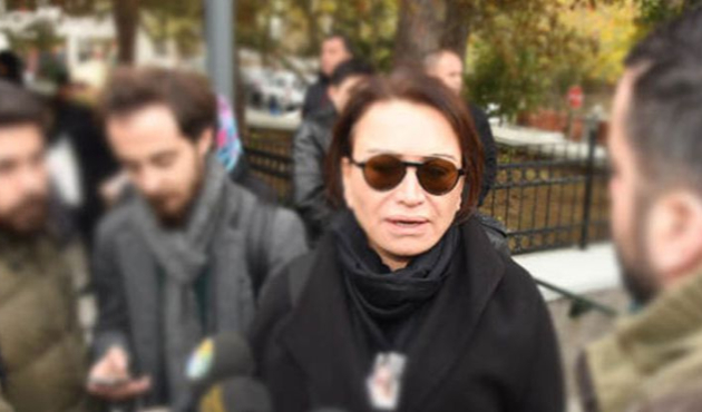 Demet Akbağ'ın acı günü! Annesini kaybetti...