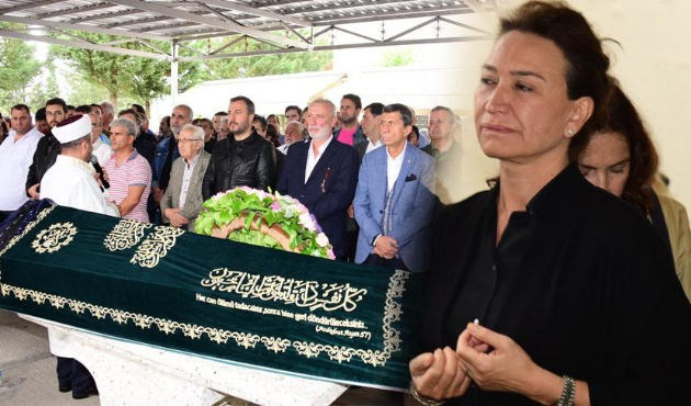 Demet Akbağ'dan annesine son bakış!
