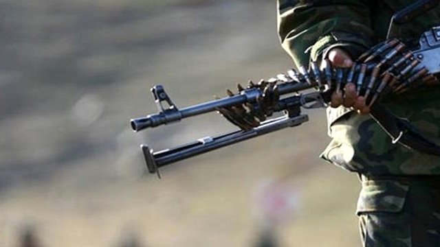 Sıcak çatışma! Yol kesen PKK'lılara baskın...