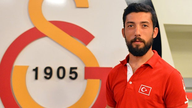 Galatasaraylı milli sporcu bıçaklandı!
