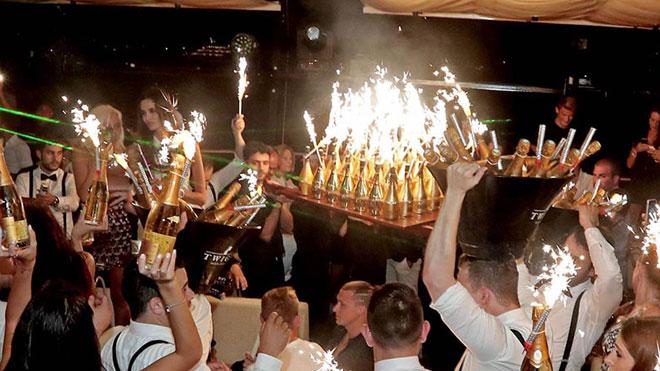 250 bin euroluk şampanya partisi! Euro 2016’dan elenmeyi kutladılar
