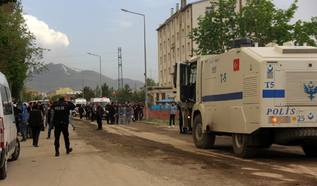 Erzurum'da meydan muharebesi gibi kavga!