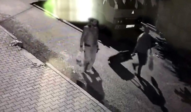 Parçaladıkları cesedi böyle taşıdılar!