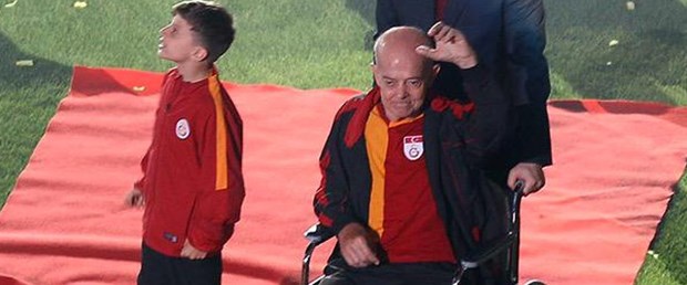 Türk futbolunun efsane ismi hayatını kaybetti...