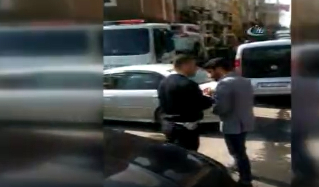 Kendisini uyaran polise tokat attı...