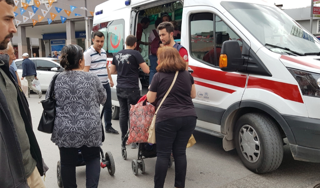 AVM'de biber gazı paniği...