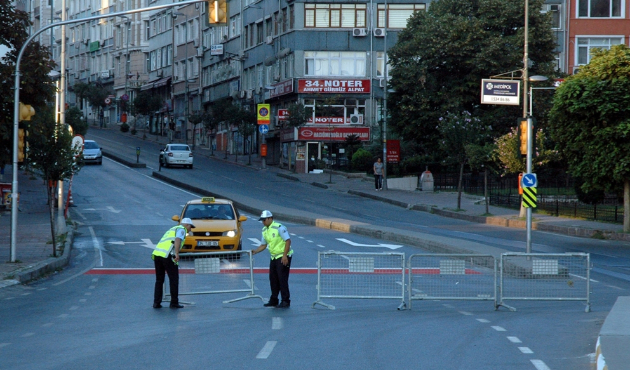 Taksim'e çıkan yollar kapatıldı