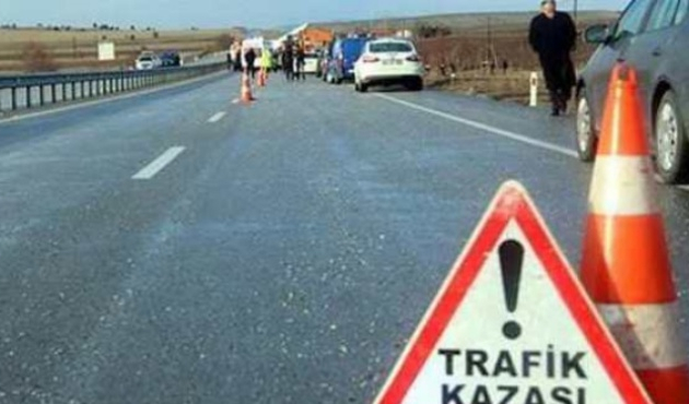 Polis minibüsü kaza yaptı! Yaralılar var...