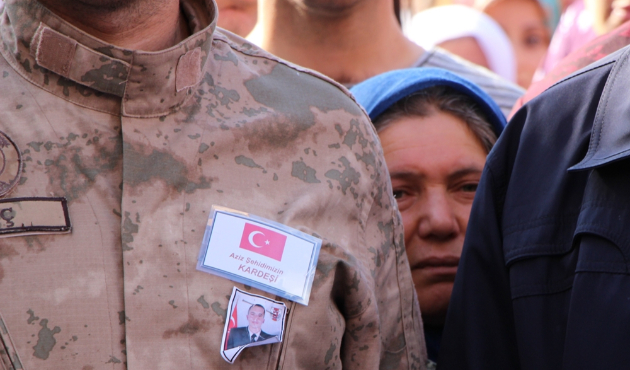 Şehit anasından evladına son bakış...