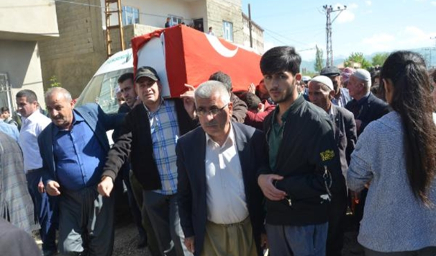 Aracında başından vurulmuş halde bulundu...