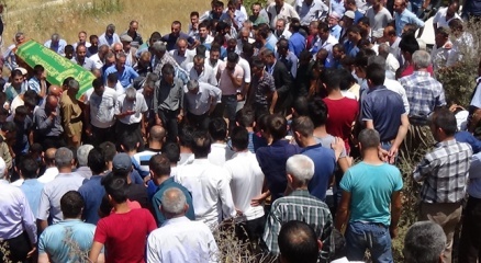 PKK saldırısında ölen çocuklar toprağa verildi... Terörist cenazesinde en önde olanlar yoktu