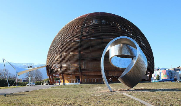 Cern'de Higgs bozonu keşfi!