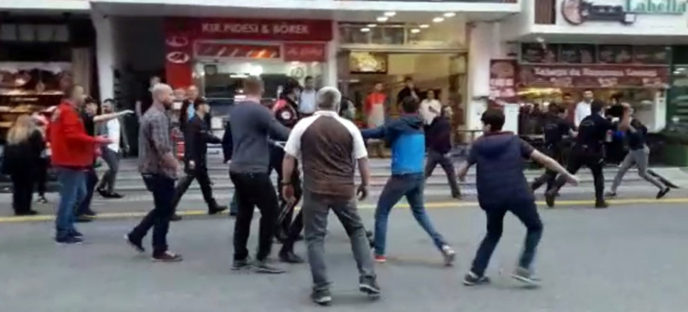 Bolu'da HDP bayrağı gerginliği/VİDEO...